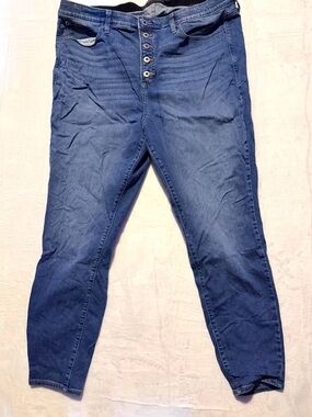Torrid sky high skinny jeans 22